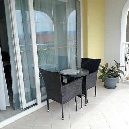 Ana Rooms Кърк Екстериор снимка