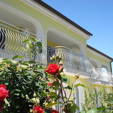 Ana Rooms Кърк Екстериор снимка