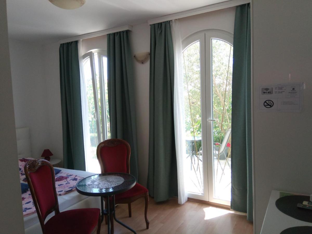 Ana Rooms Кърк Екстериор снимка