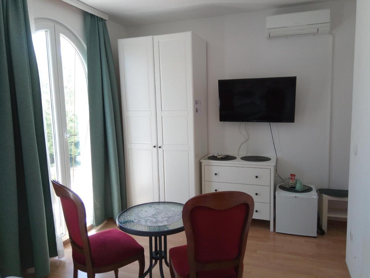 Ana Rooms Кърк Екстериор снимка