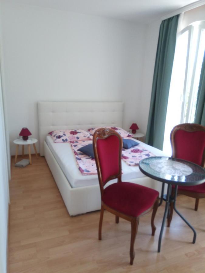 Ana Rooms Кърк Екстериор снимка