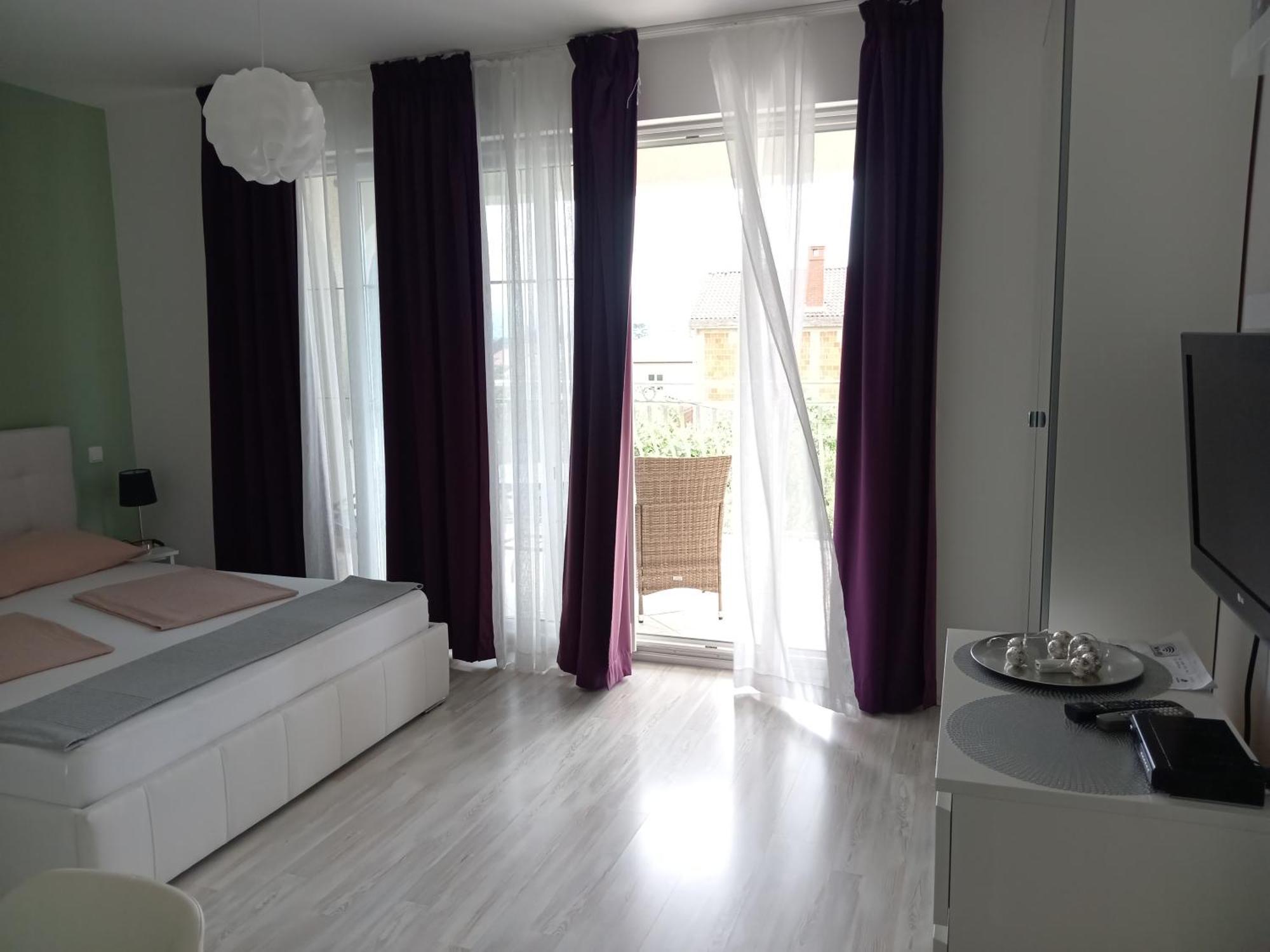Ana Rooms Кърк Екстериор снимка